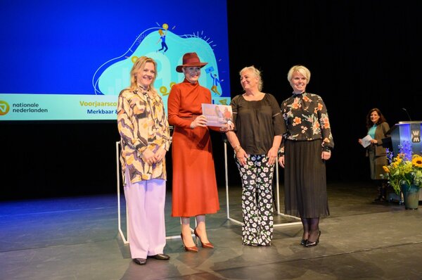 koningin+met+rapport